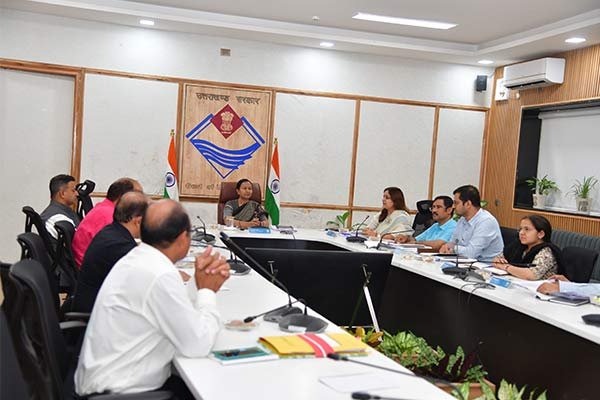 uttarakhand-chief-secretary-meeting