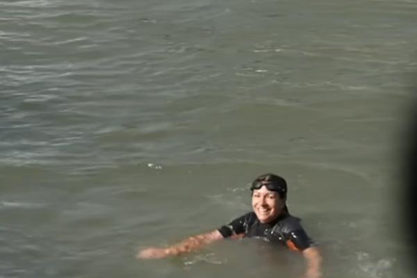 paris-mayor-swim-seine-river