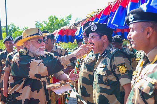 pm-modi-diwali-celebrations-army