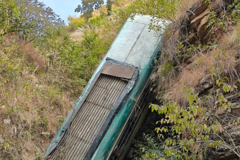 almora-bhikiyasen-bus-accident
