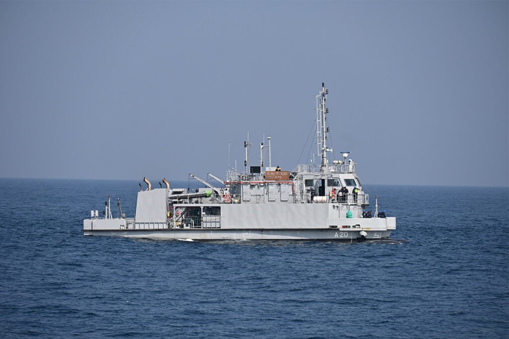 indigenous-diving-support-craft-DSC-A20