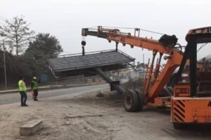 हरिद्वार में एनएचएआई ने राष्ट्रीय राजमार्ग से अवैध यूनीपोल और होर्डिंग हटाने की कार्रवाई तेज की