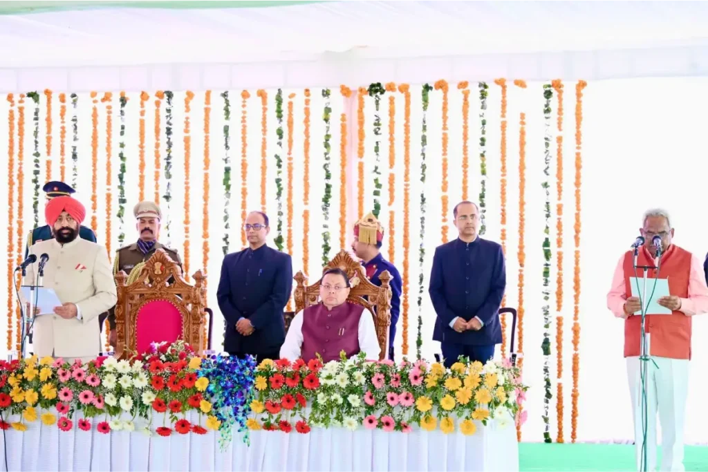 धामी कैबिनेट का हुआ विस्तार, पांच नए मंत्रियों ने ली शपथ