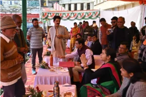 जिलाधिकारी टिहरी गढ़वाल ने जनता दरबार कार्यक्रम में सुनी जन समस्याएं