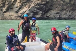 गंगा की लहरों पर रोमांच: ब्रह्मपुरी–खारास्रोत राफ्टिंग प्रतियोगिता में दिखा प्रतिभागियों का दमखम