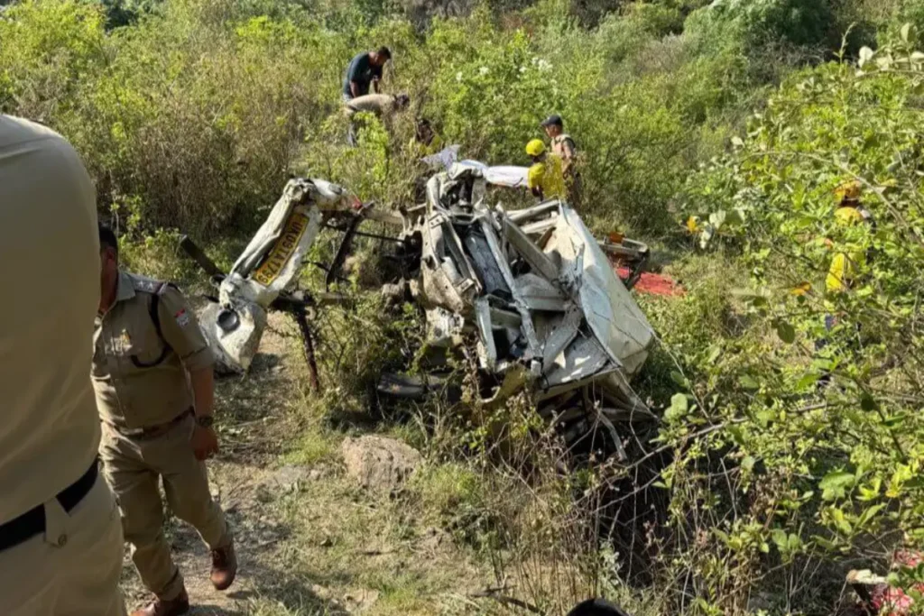 चंबा–कोटि मार्ग पर भीषण सड़क हादसा वाहन खाई में गिरा 8 की मौत 2 घायल