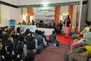 पौड़ी में छात्राओं को एचपीवी वैक्सीन के प्रति किया जागरूक