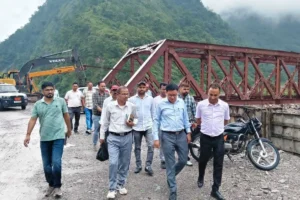 सौंग बांध परियोजना का एडीएम ने किया निरीक्षण पुनर्वास और मुआवजा वितरण में तेजी लाने के दिए निर्देश