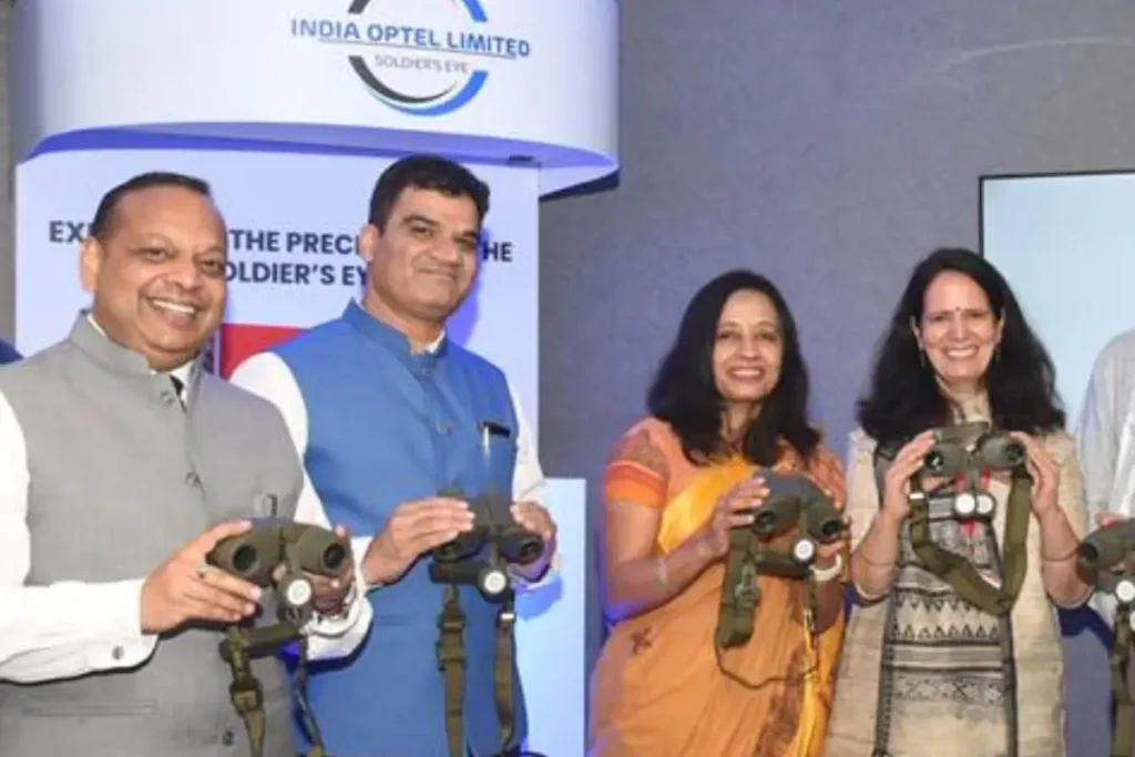 इंडिया ऑप्टेल लिमिटेड ने उच्च आवर्धन क्षमता वाली स्वदेशी दूरबीन ‘गरुड़’ असैन्य बाजार के लिए पेश की