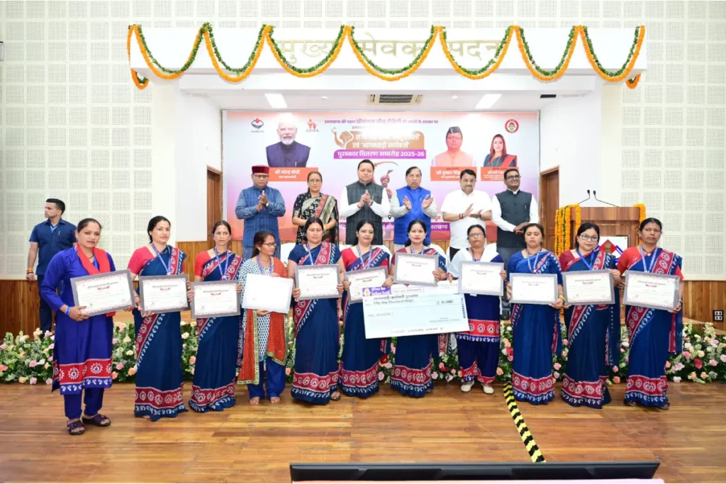 उत्तराखंड की 13 बेटियों को तीलू रौतेली पुरस्कार, 35 आंगनबाड़ी कार्यकत्रियां भी सम्मानित