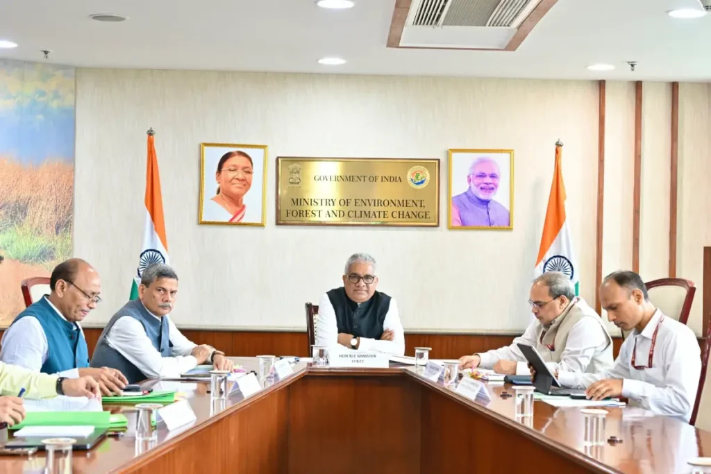 केन्द्रीय पर्यावरण मंत्री ने वायु प्रदूषण से निपटने के लिए एनसीआर राज्यों के समन्वित प्रयासों की समीक्षा की
