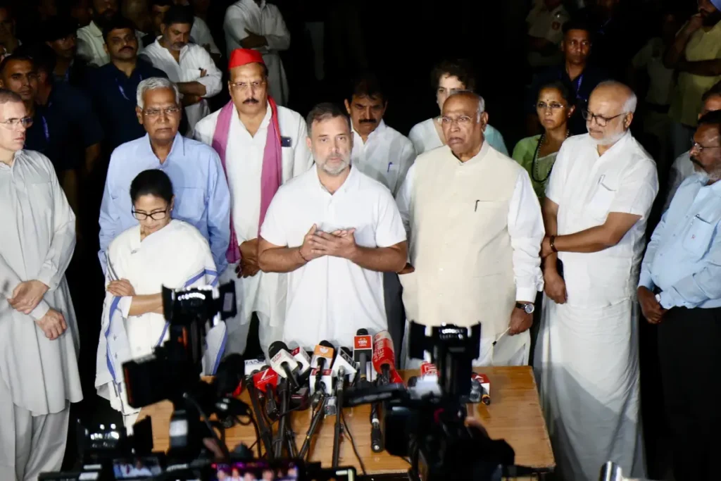 वोटिंग के अधिकारों की रक्षा के लिए INDIA गठबंधन के नेता सोमवार को दिल्ली में प्रदर्शन करेंगे