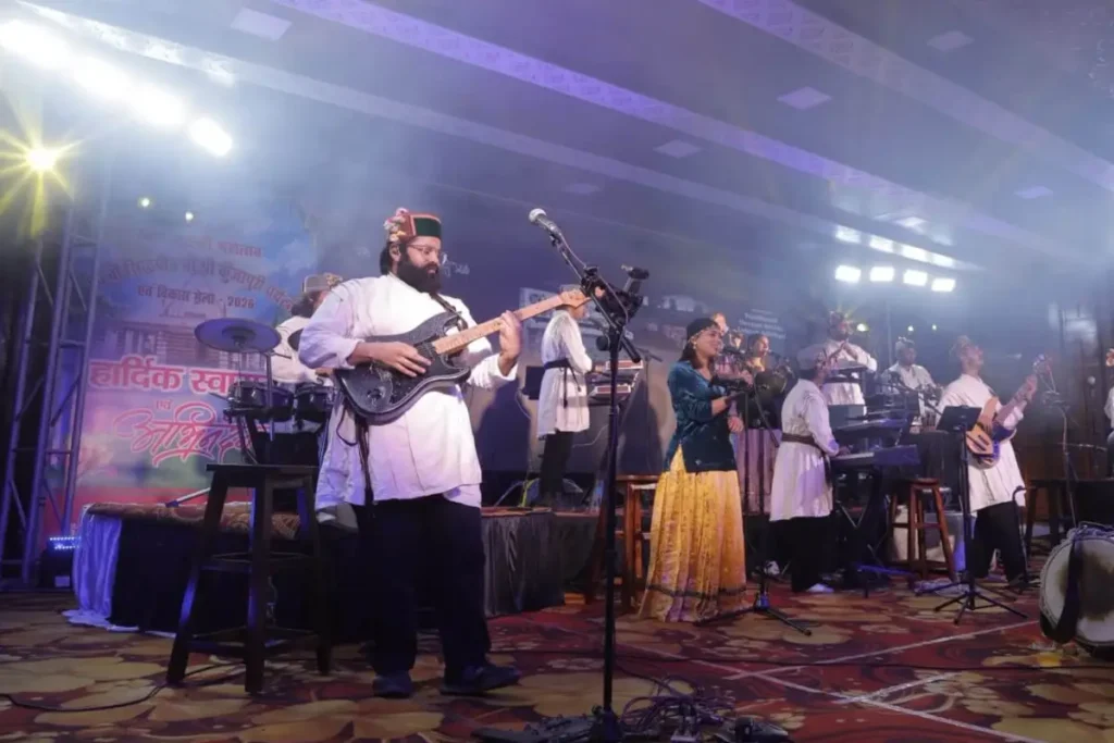 पाण्डवाज बैंड की प्रस्तुतियों से गूंजा कुंजापुरी मेला देर रात तक झूमे दर्शक